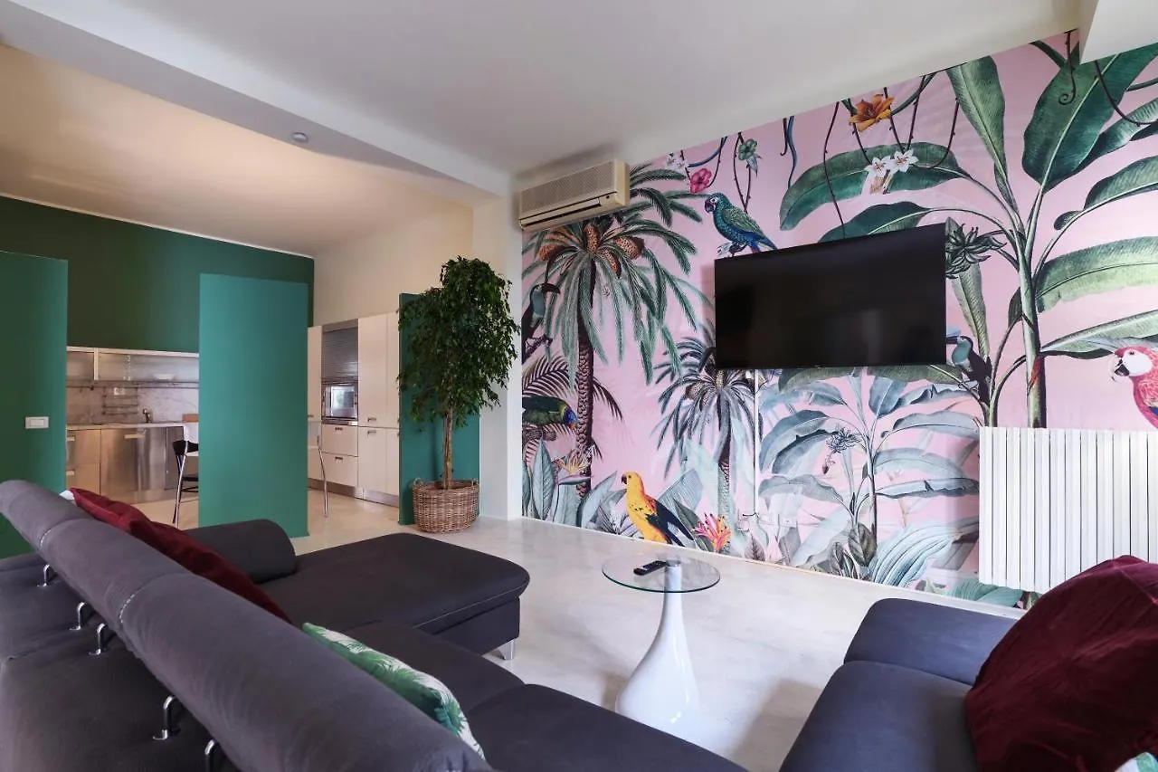 Prestige Boutique Homes - Garden & Pool Milan Apartment