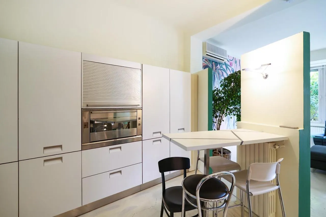 Prestige Boutique Homes - Garden & Pool Milan Apartment