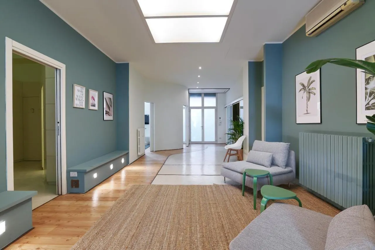 Prestige Boutique Homes - Garden & Pool Milan Apartment