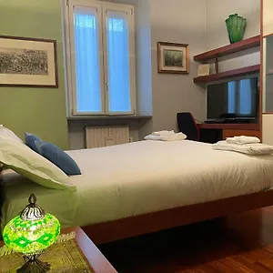 Cozy Flat Mins Walk To Navigli And Metro Porta Genova Apartment